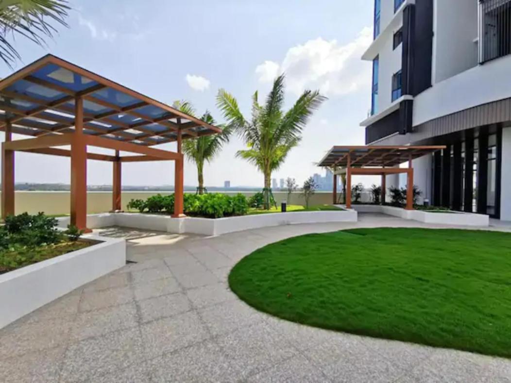 Almas Puteri Harbour Nusajaya Suite Room Exclusive Room 5 Min To Legoaland By Homespace Экстерьер фото