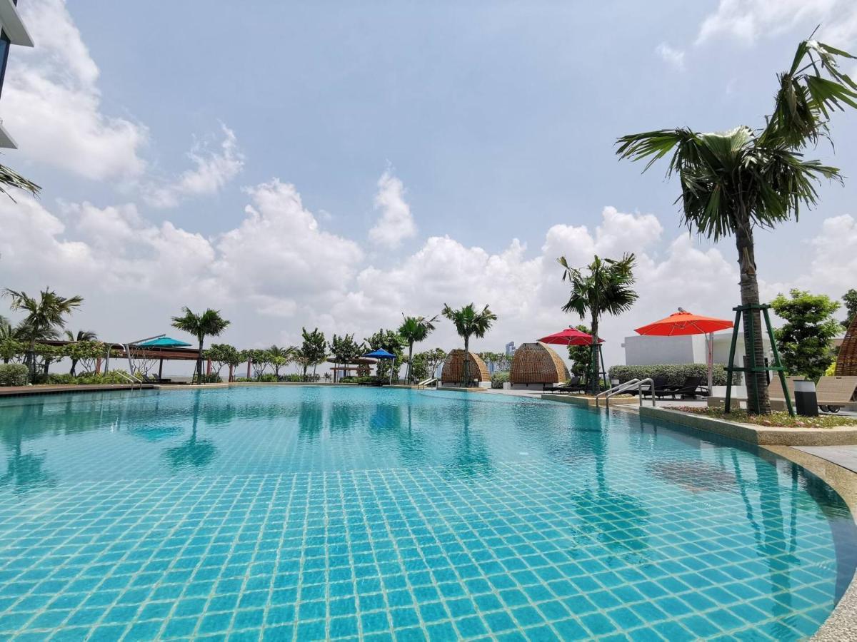 Almas Puteri Harbour Nusajaya Suite Room Exclusive Room 5 Min To Legoaland By Homespace Экстерьер фото