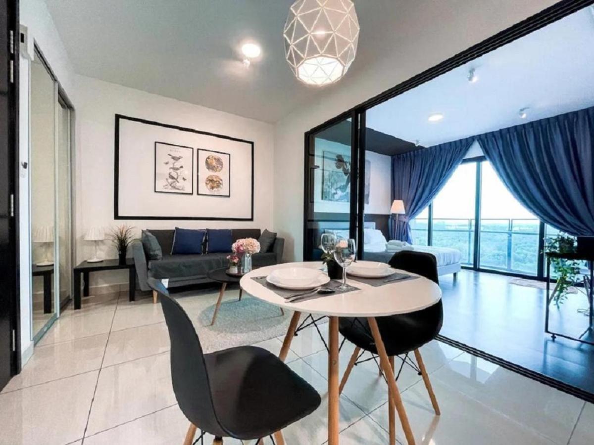 Almas Puteri Harbour Nusajaya Suite Room Exclusive Room 5 Min To Legoaland By Homespace Экстерьер фото