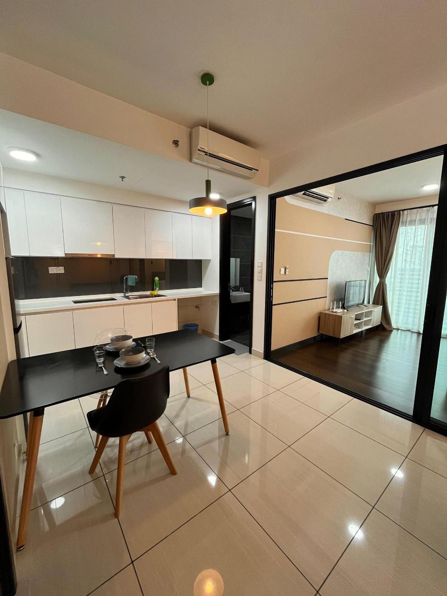 Almas Puteri Harbour Nusajaya Suite Room Exclusive Room 5 Min To Legoaland By Homespace Экстерьер фото